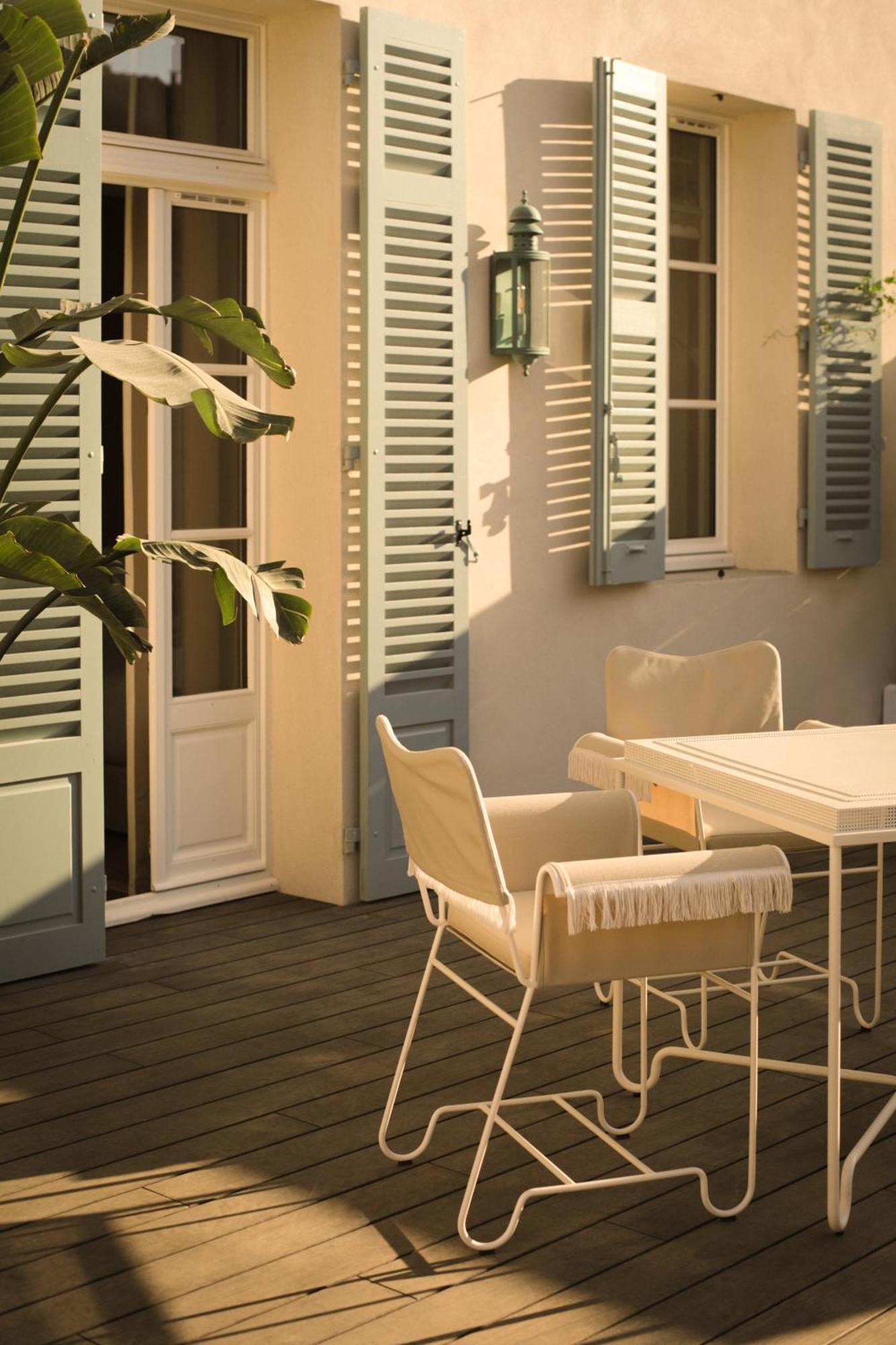 Lilou Hotel Hyeres Bagian luar foto