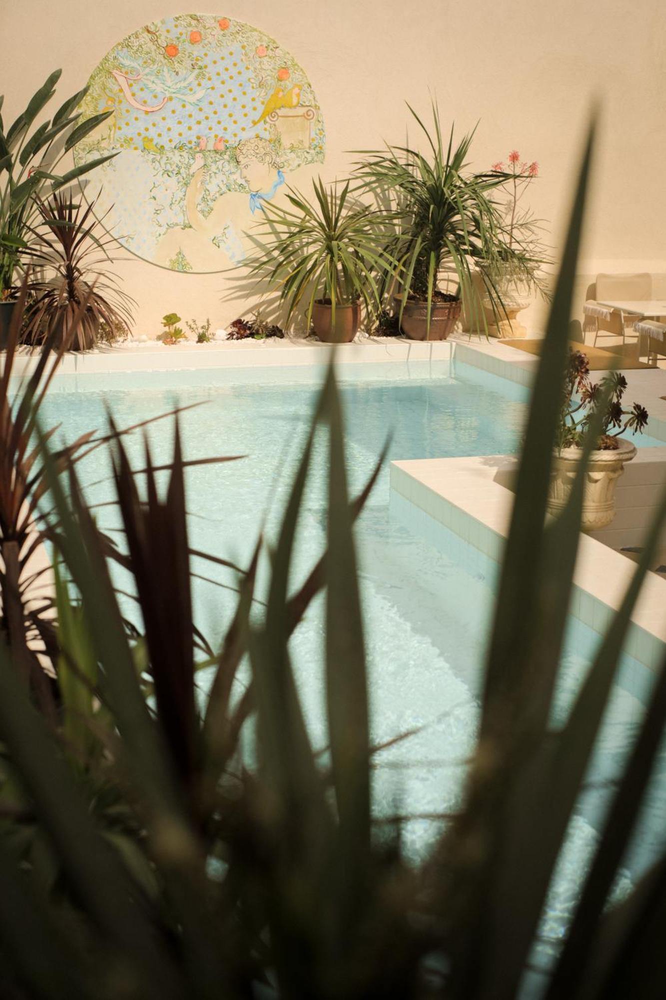 Lilou Hotel Hyeres Bagian luar foto