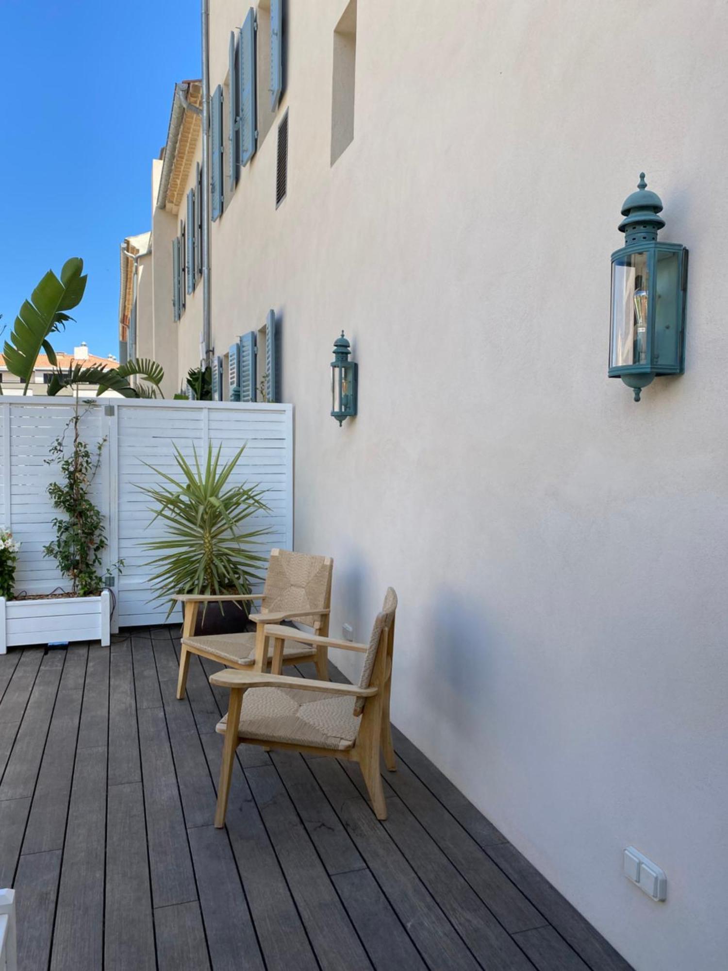 Lilou Hotel Hyeres Bagian luar foto
