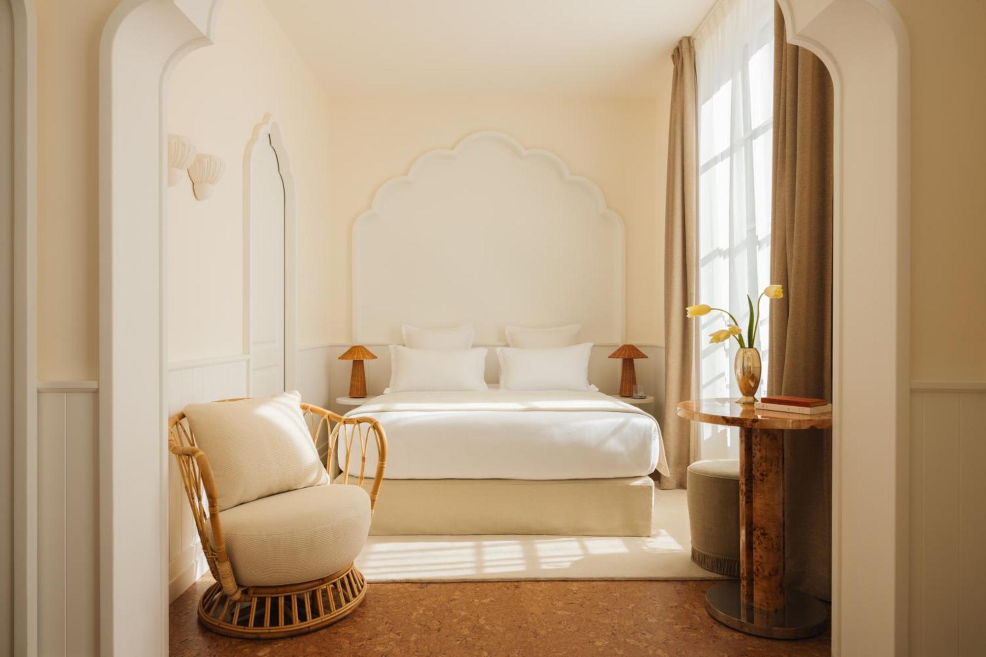 Lilou Hotel Hyeres Bagian luar foto