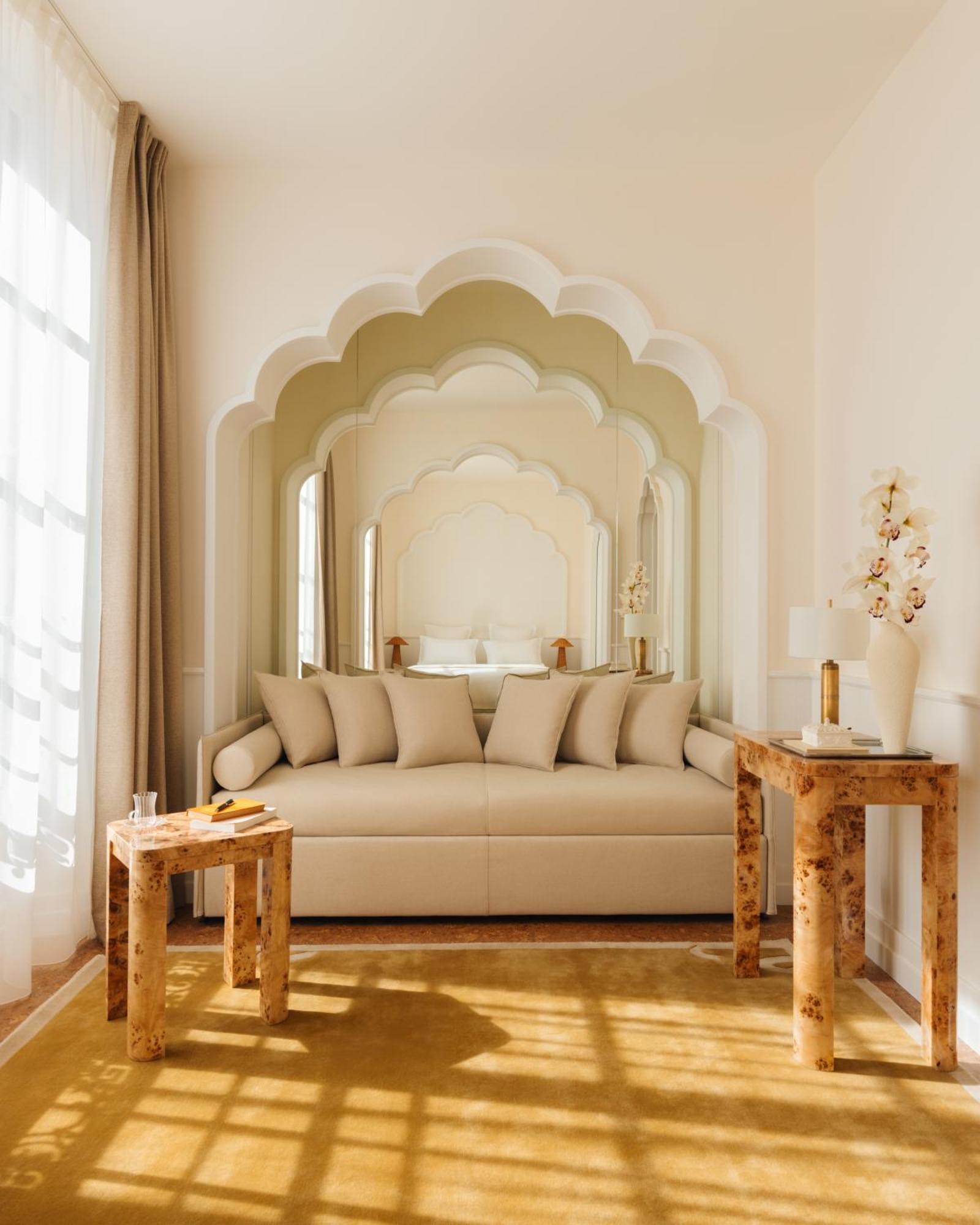 Lilou Hotel Hyeres Bagian luar foto