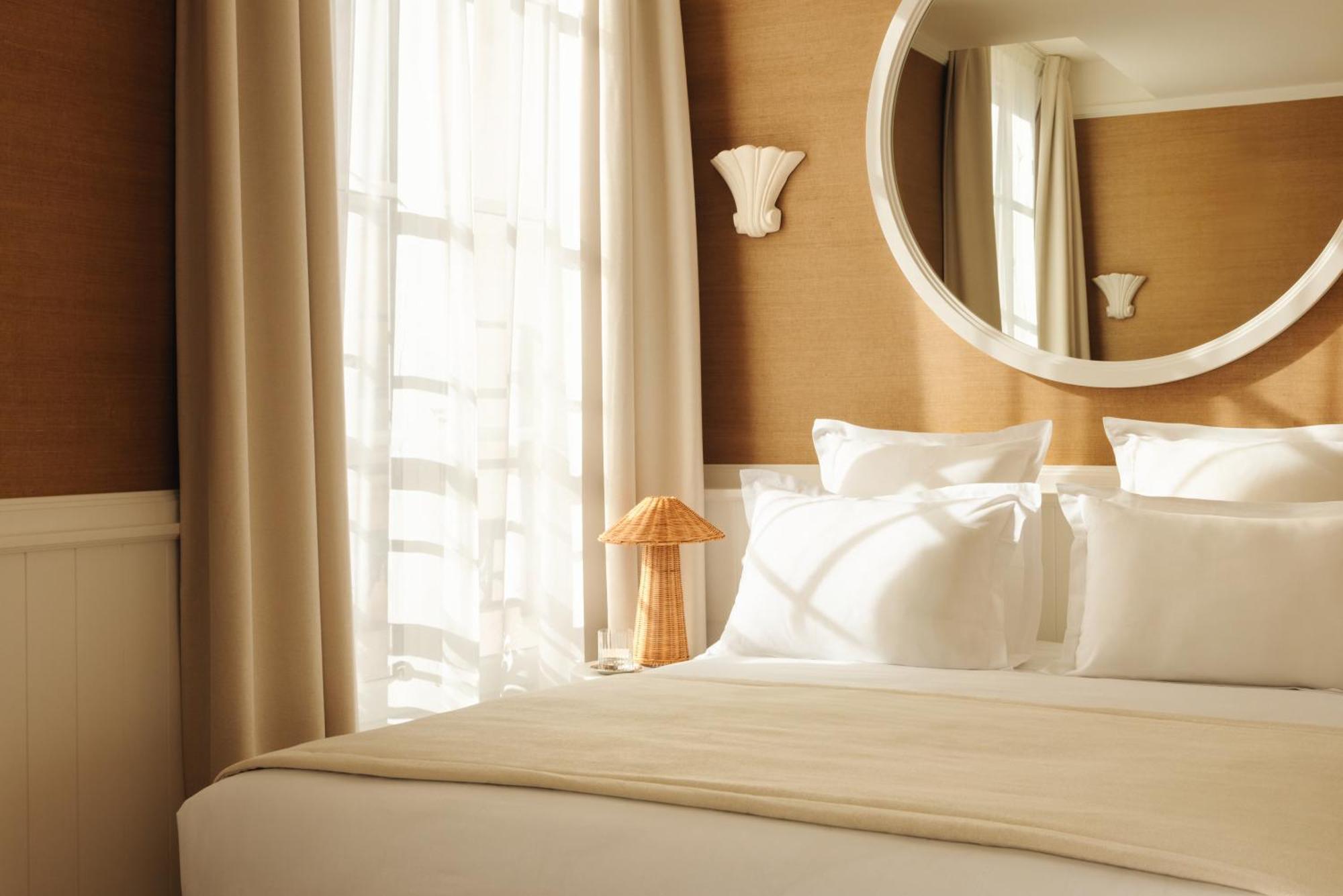 Lilou Hotel Hyeres Bagian luar foto