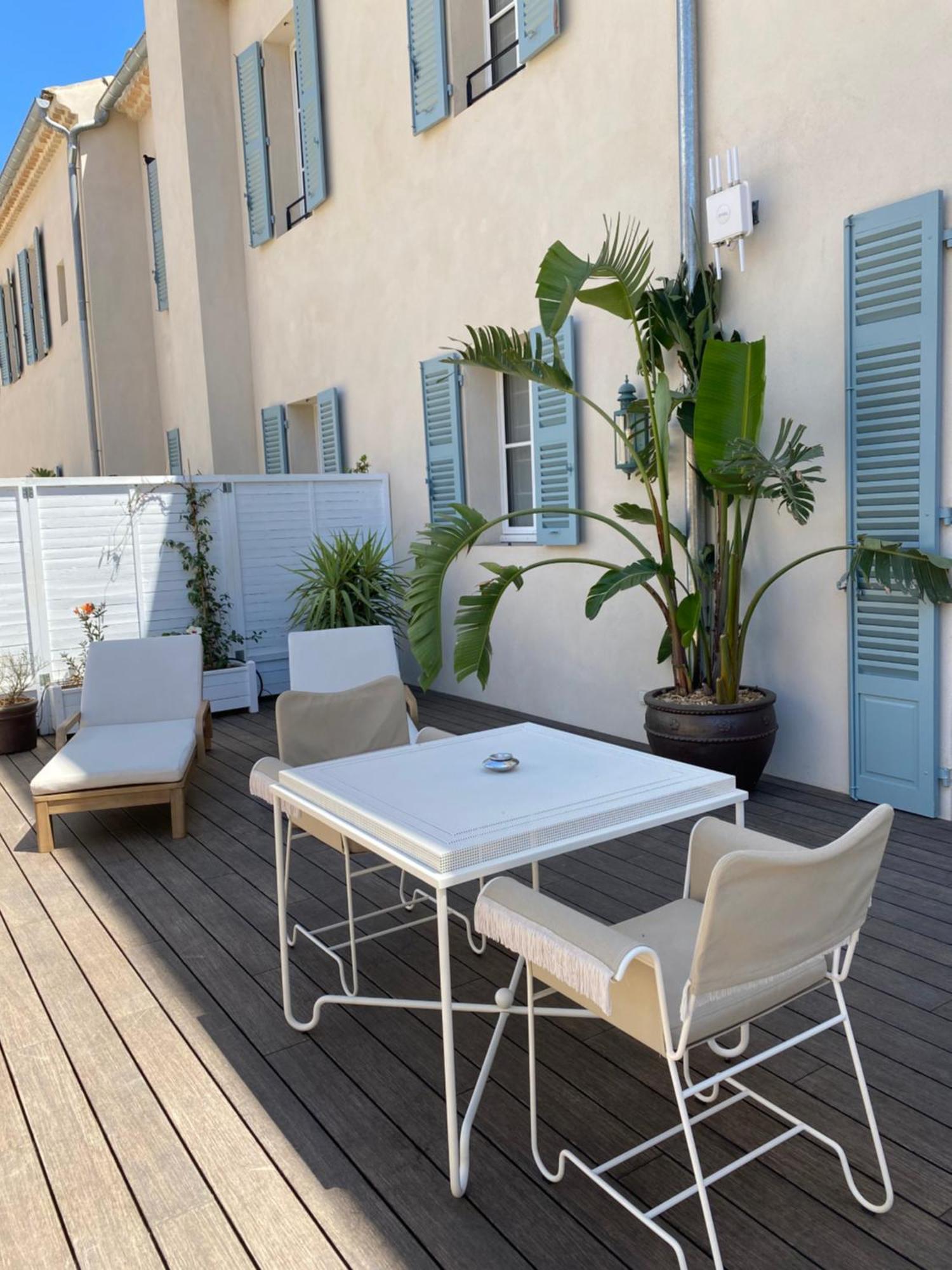 Lilou Hotel Hyeres Bagian luar foto