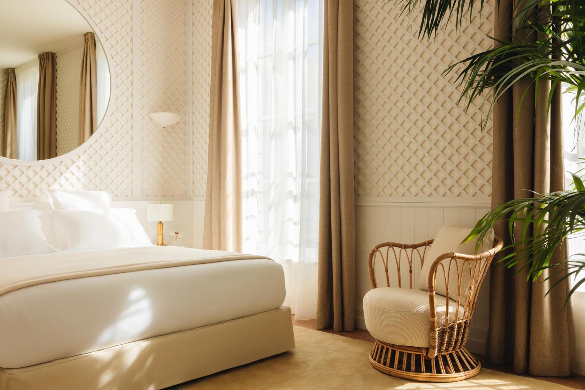 Lilou Hotel Hyeres Bagian luar foto