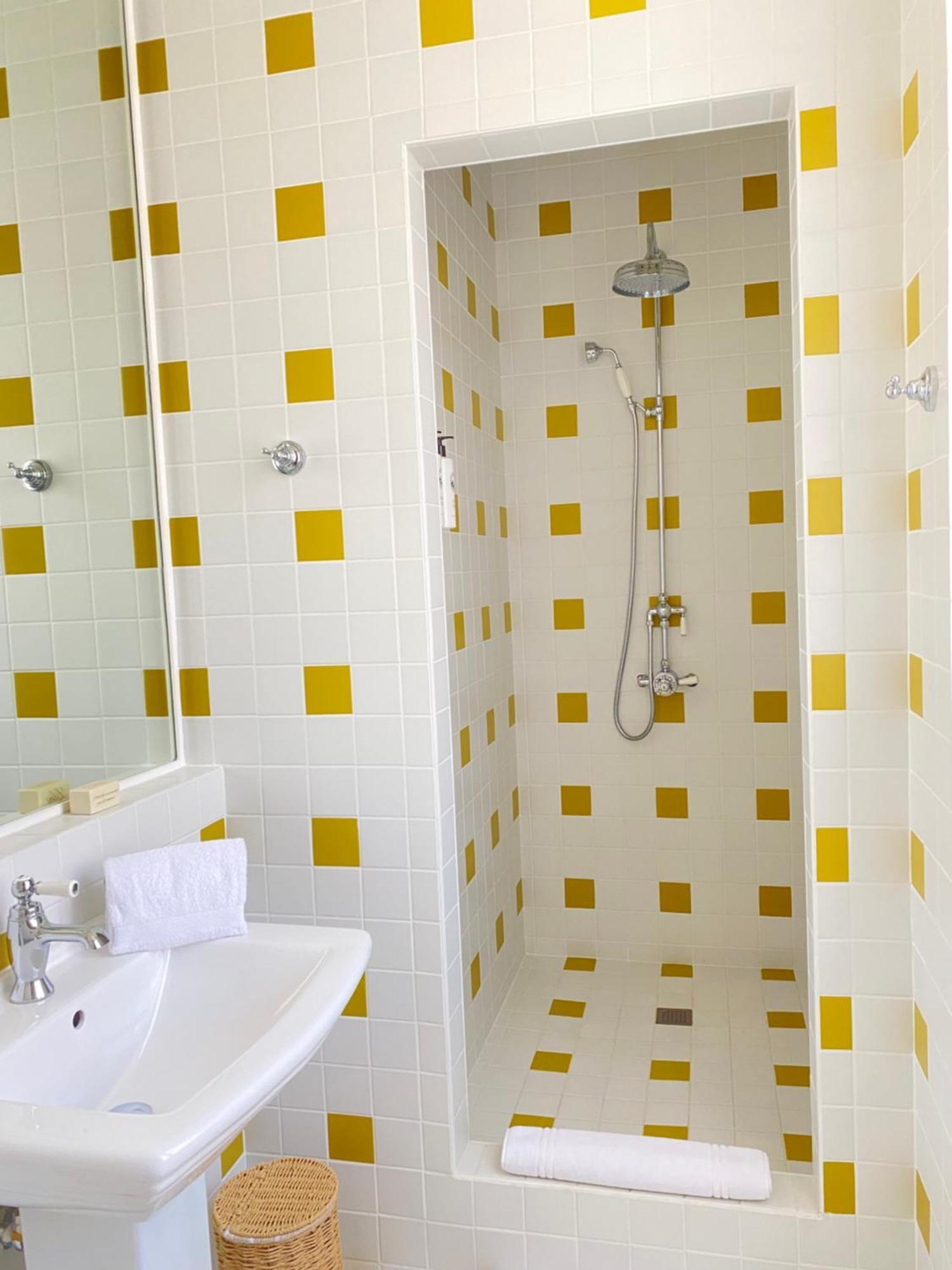 Lilou Hotel Hyeres Bagian luar foto