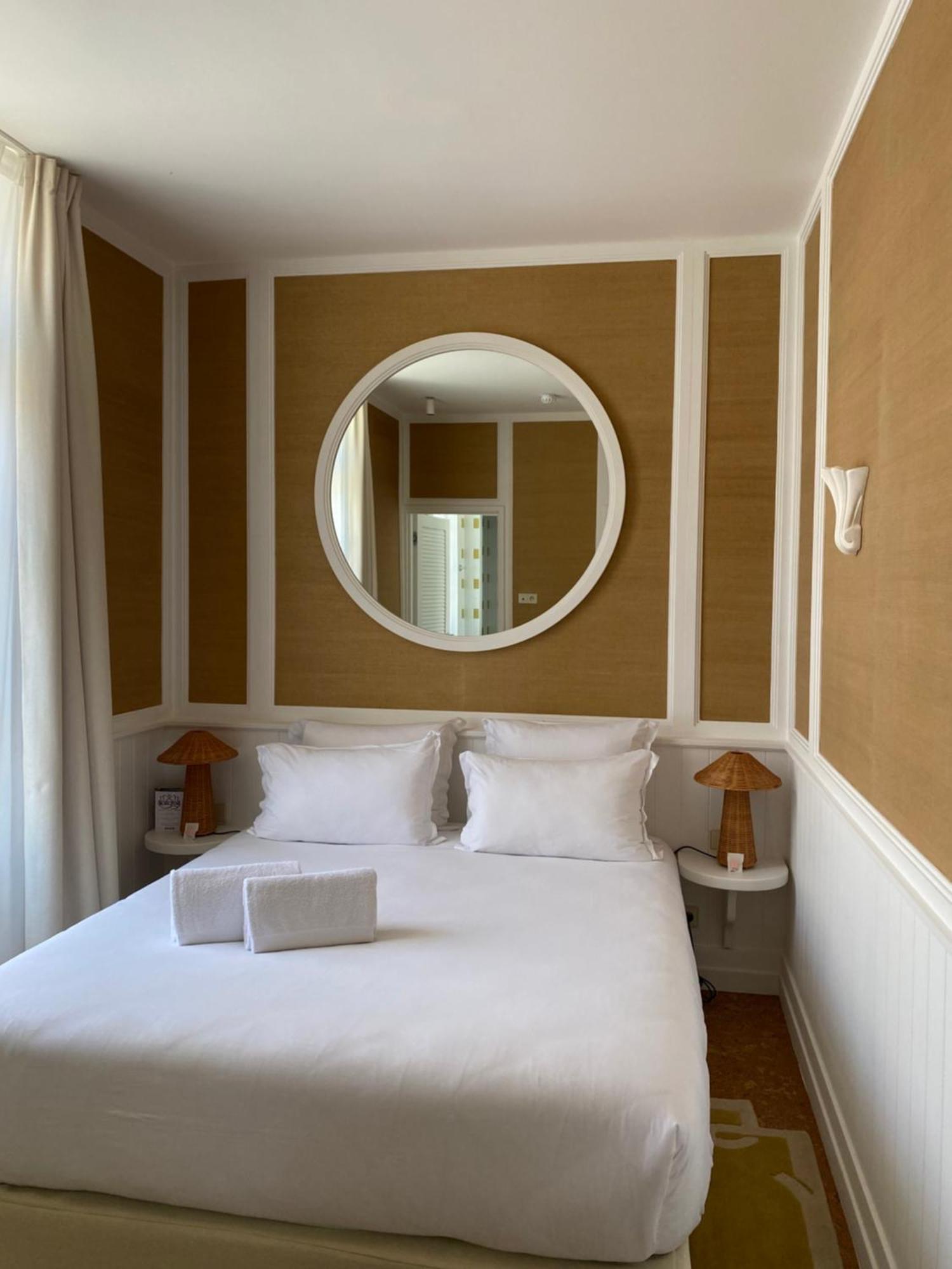 Lilou Hotel Hyeres Bagian luar foto