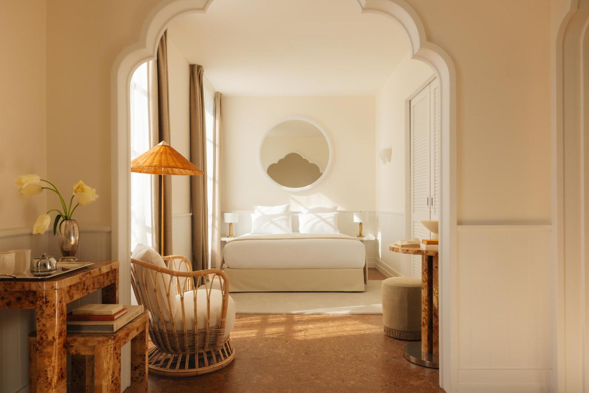 Lilou Hotel Hyeres Bagian luar foto